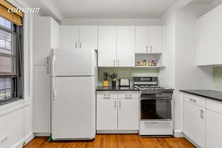 New York City Real Estate | View 155 East 49th Street, 9G | Kitchen | View 2