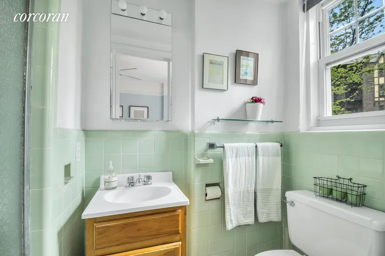 New York City Real Estate | View 160 Cabrini Boulevard, 26 | Second Bathroom | View 10