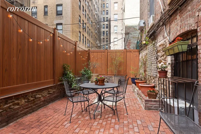New York City Real Estate | View 204 West 92Nd Street, 1R | 3 Beds, 2 Baths | View 1