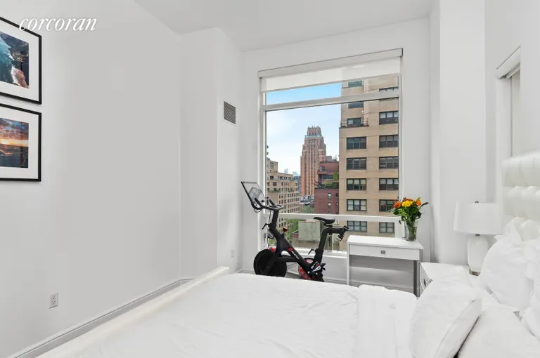 New York City Real Estate | View 250 East 49th Street, 8D | room 3 | View 4