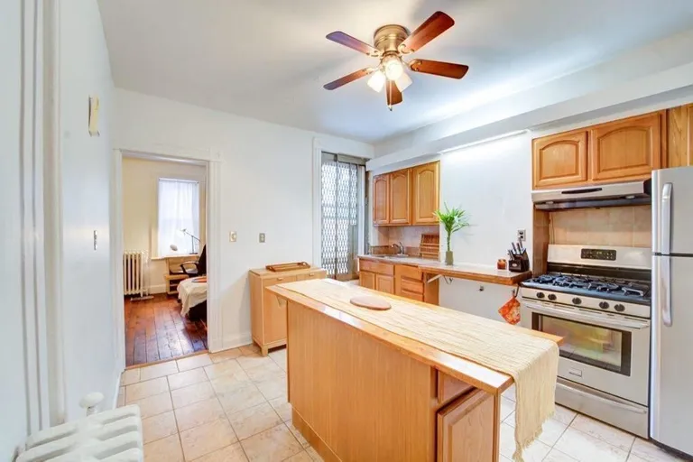 New York City Real Estate | View 781 Union Street, 2R | room 5 | View 6