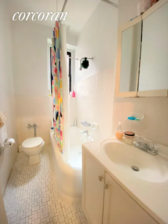 New York City Real Estate | View 80 Winthrop Street, P1 | Bathroom | View 5