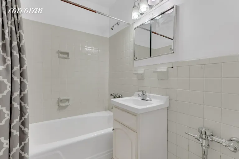 New York City Real Estate | View 200 East 28th Street, 3B | room 7 | View 8