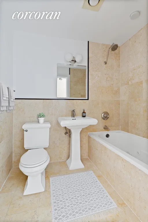 New York City Real Estate | View 376 15th Street, 2C | Full Bathroom | View 6