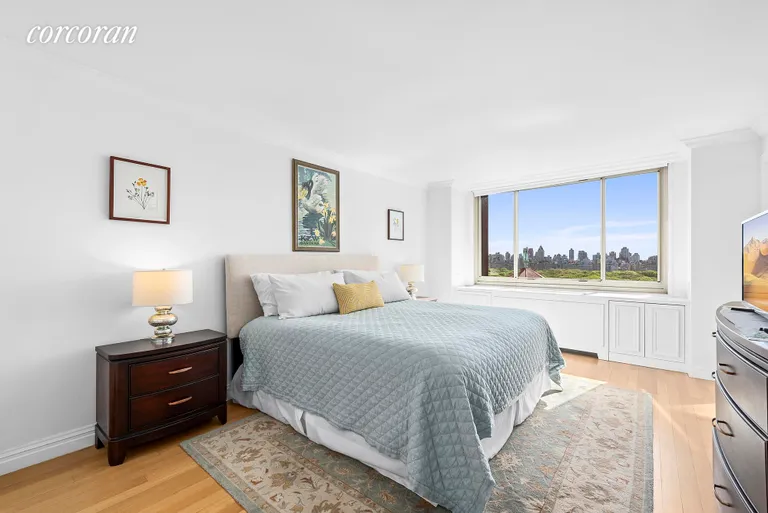 New York City Real Estate | View 30 West 63rd Street, 22VW | room 4 | View 5