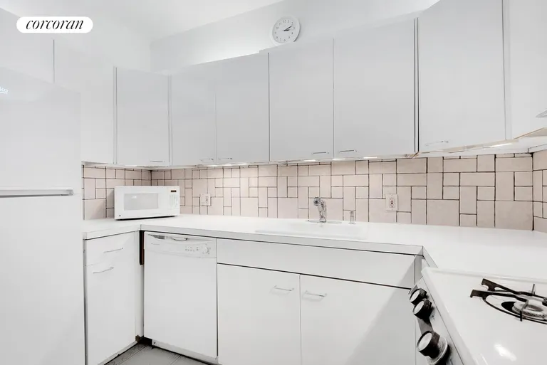 New York City Real Estate | View 204 West 92Nd Street, 2R | Kitchen | View 5