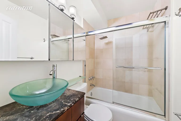 New York City Real Estate | View 209 East 56th Street, 9K | Full Bathroom | View 6
