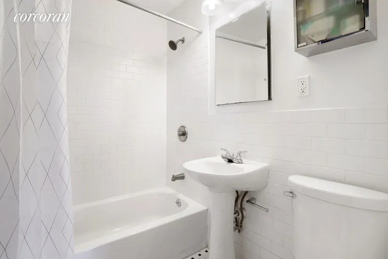 New York City Real Estate | View 515 East 7th Street, 4N | En Suite Master Bath | View 6