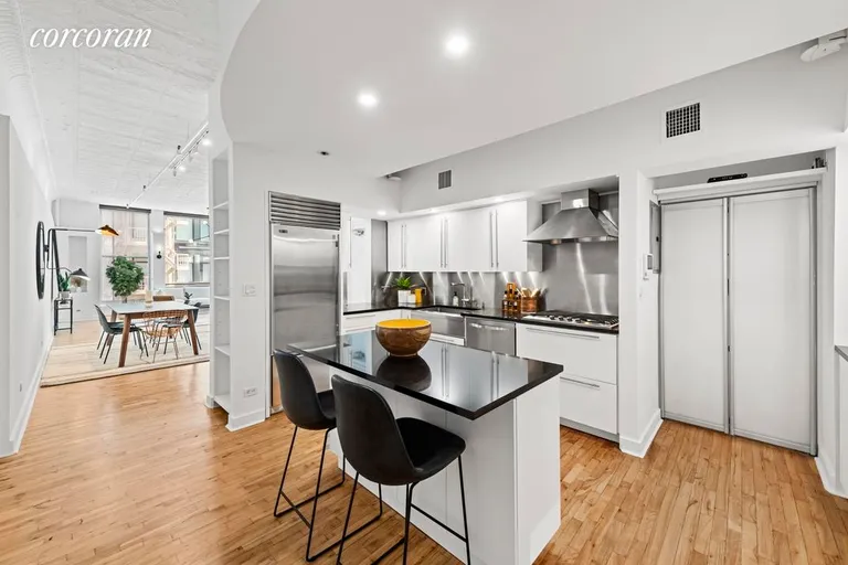 New York City Real Estate | View 28 East 22Nd Street, 5 | room 3 | View 4