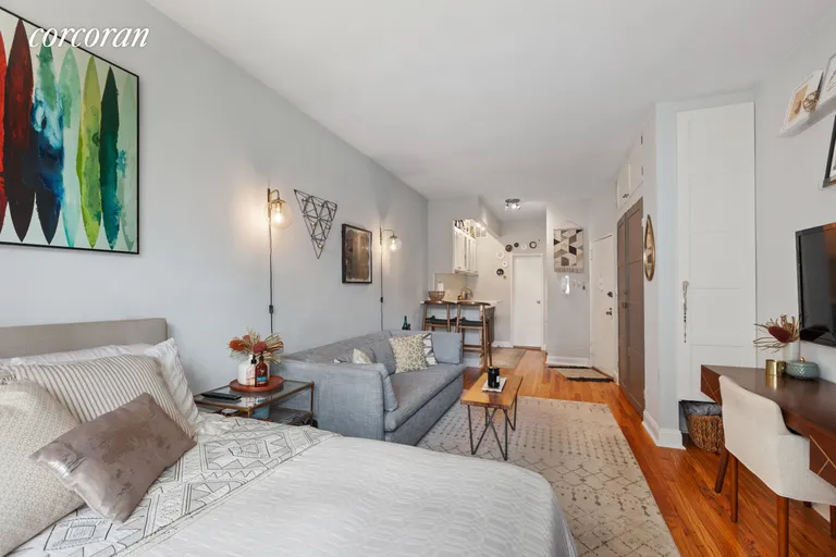 New York City Real Estate | View 203 East 89th Street, 5A | room 1 | View 2
