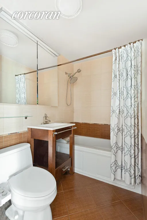 New York City Real Estate | View 370 12th Street, 2 | Bathroom | View 7