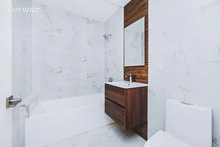 New York City Real Estate | View 627 Dekalb Avenue, 3C | Full Bathroom | View 4