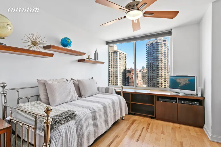 New York City Real Estate | View 404 East 79th Street, 22GF | room 10 | View 11
