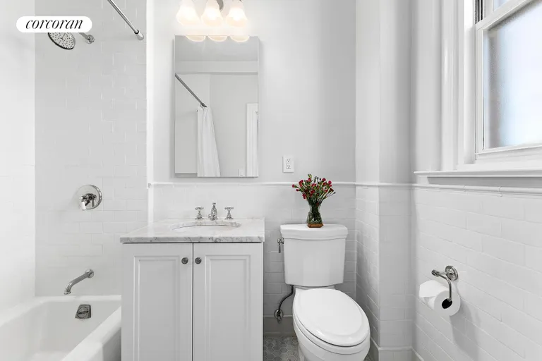 New York City Real Estate | View 91 Central Park West, 10F | Primary Bathroom | View 10