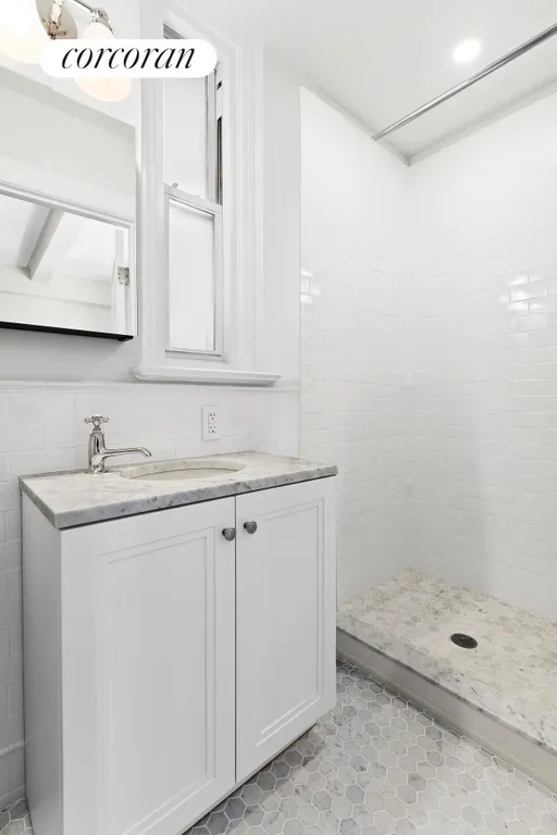 New York City Real Estate | View 91 Central Park West, 10F | bathroom | View 12