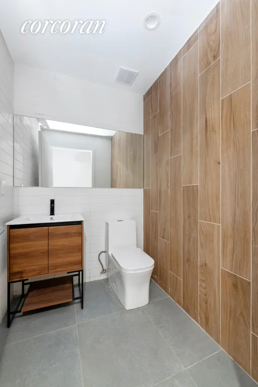 New York City Real Estate | View 421 Maple Street, 102 | Bathroom | View 9