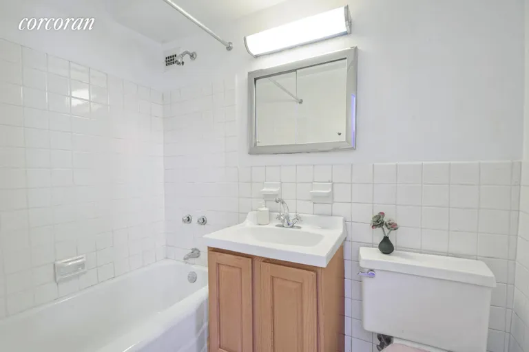 New York City Real Estate | View 175 West 12th Street, 6A | Bathroom | View 9