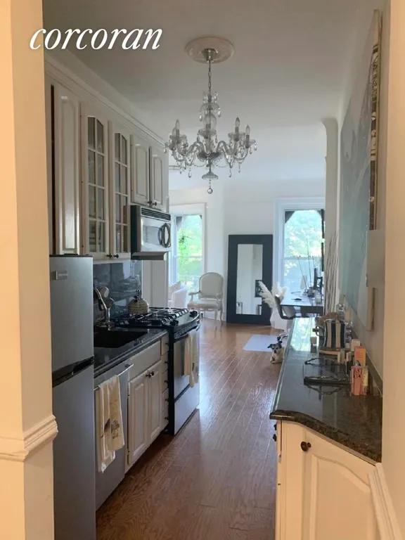 New York City Real Estate | View 418 Central Park West, 32 | Kitchen has a dishwasher | View 6