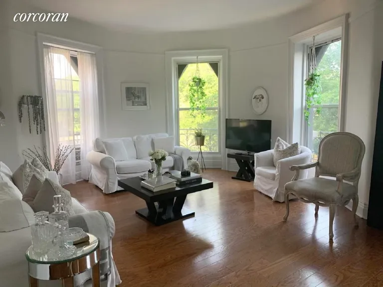 New York City Real Estate | View 418 Central Park West, 32 | 2 Beds, 1 Bath | View 1