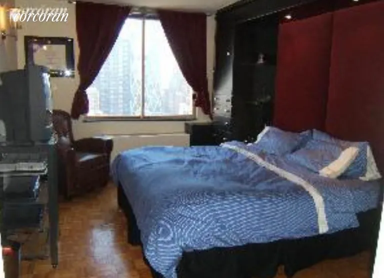 New York City Real Estate | View 350 West 50th Street, 33G | room 1 | View 2
