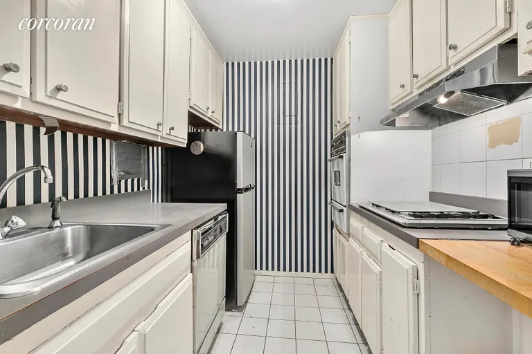 New York City Real Estate | View 16 West 16th Street, 10AS | Kitchen | View 4