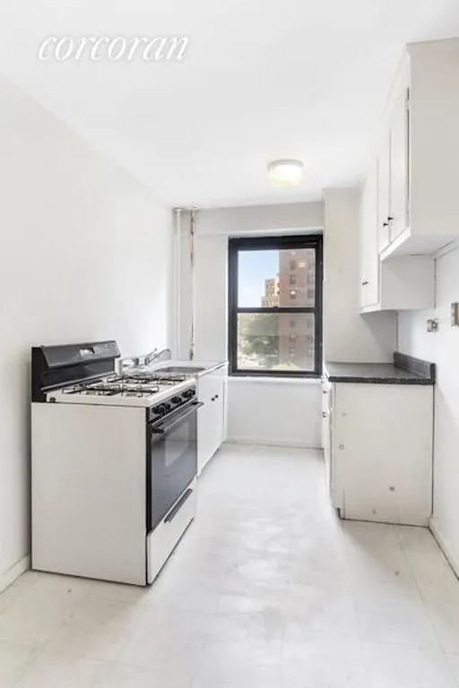 New York City Real Estate | View 385 Grand Street, L404 | Kitchen | View 3