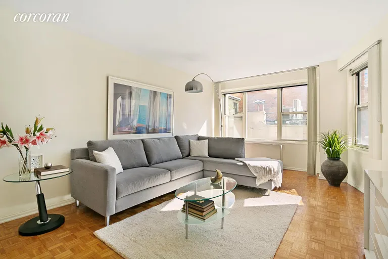 New York City Real Estate | View 400 East 85th Street, 5A | Living Room | View 3