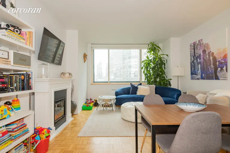 New York City Real Estate | View 2000 Broadway, 14E | 1 Bed, 1 Bath | View 1