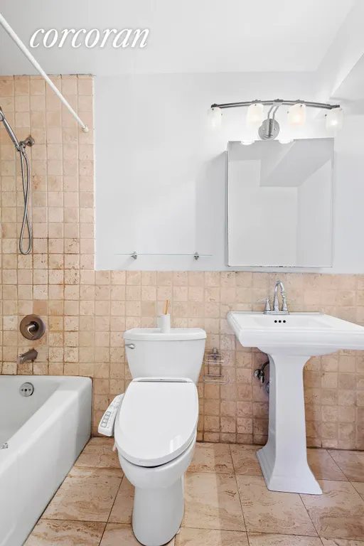 New York City Real Estate | View 225 East 86th Street, 905 | Bathroom | View 5