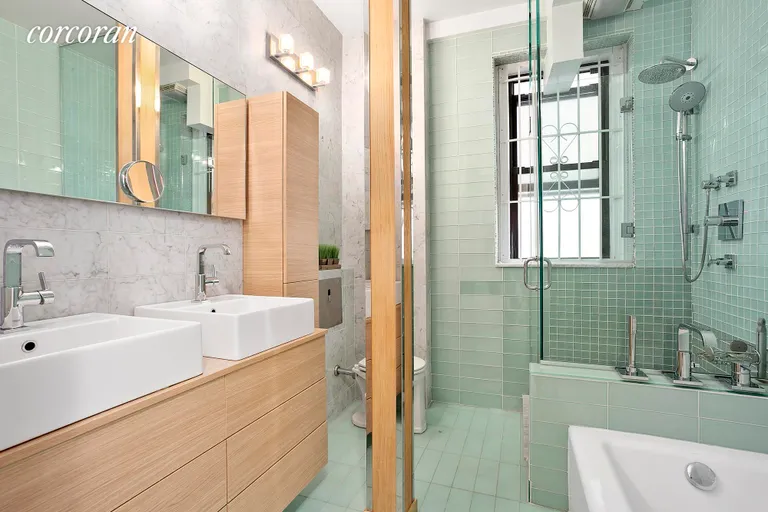 New York City Real Estate | View 325 Riverside Drive, 42 | Bathroom | View 10