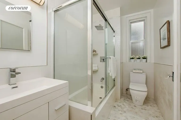 New York City Real Estate | View 175 West 73rd Street, 6H | Full Bathroom | View 4