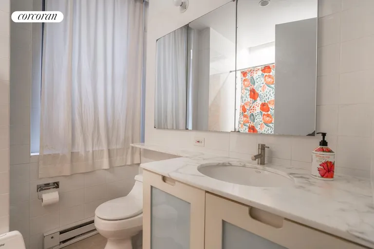New York City Real Estate | View 150 Nassau Street, 13A | Full Bathroom | View 15