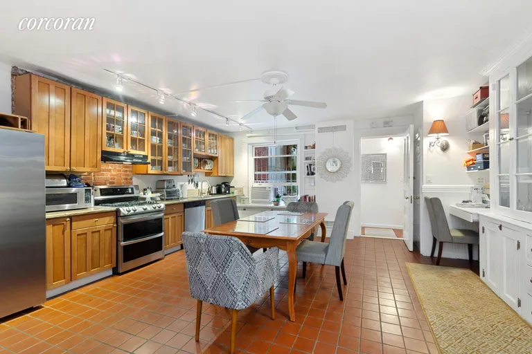 New York City Real Estate | View 306 West 81st Street, GARDEN | room 2 | View 3