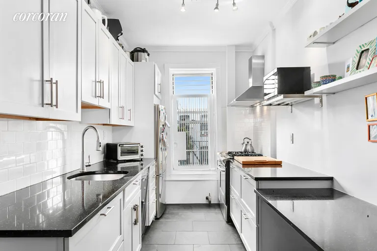 New York City Real Estate | View 160 Garfield Place, 3R | Kitchen | View 2