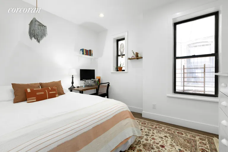 New York City Real Estate | View 362 Eastern Parkway, 1B | room 4 | View 5