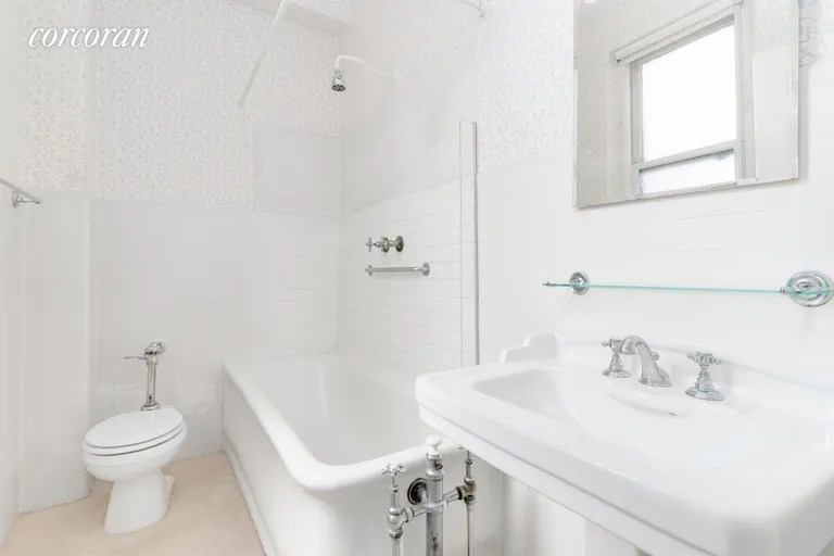 New York City Real Estate | View 850 Park Avenue, 10A | Full Bathroom | View 11