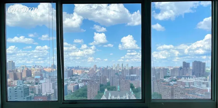New York City Real Estate | View 215 East 96th Street, 23B | room 4 | View 5