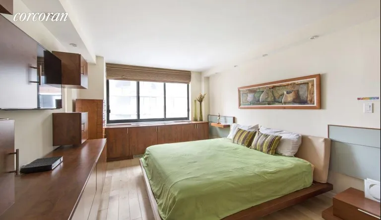 New York City Real Estate | View 343 East 74th Street, 6G | room 3 | View 4