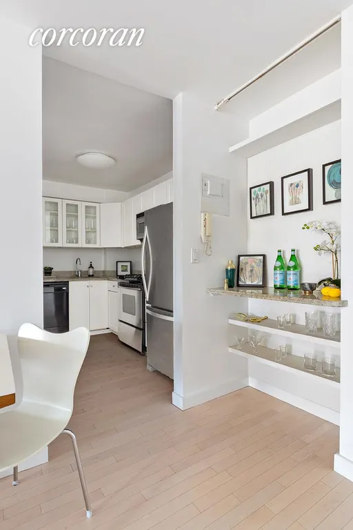 New York City Real Estate | View 10 West 15th Street, 1425 | Kitchen | View 5