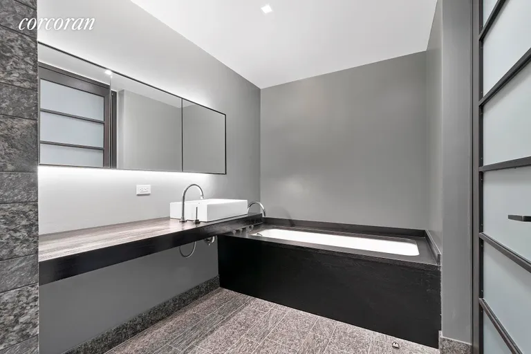 New York City Real Estate | View 20 Pine Street, 704 | Full Bathroom | View 5