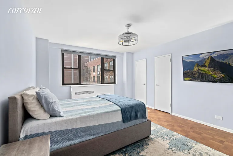 New York City Real Estate | View 315 East 72Nd Street, 17M | room 4 | View 5