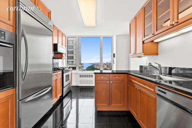 New York City Real Estate | View 220 Riverside Boulevard, 30C | room 5 | View 6