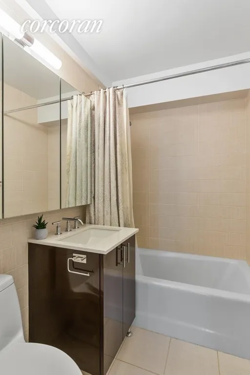 New York City Real Estate | View 333 West 57th Street, 5B | Full Bathroom | View 6