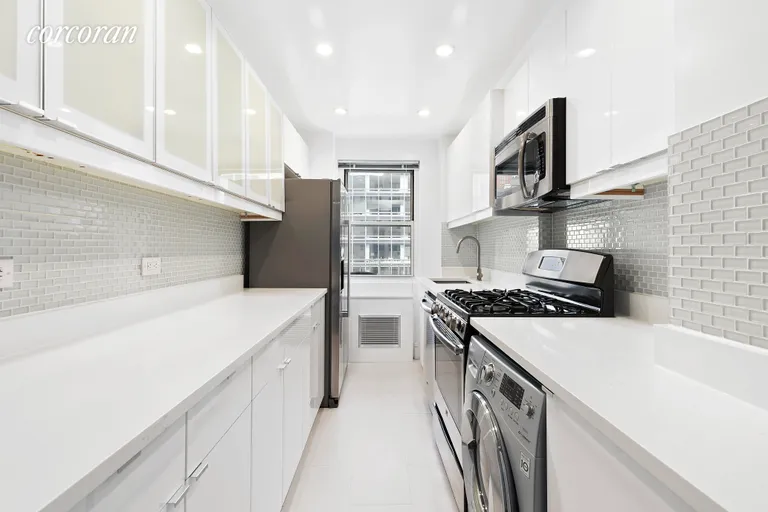 New York City Real Estate | View 301 East 66th Street, 11G | 1 Bed, 1 Bath | View 1