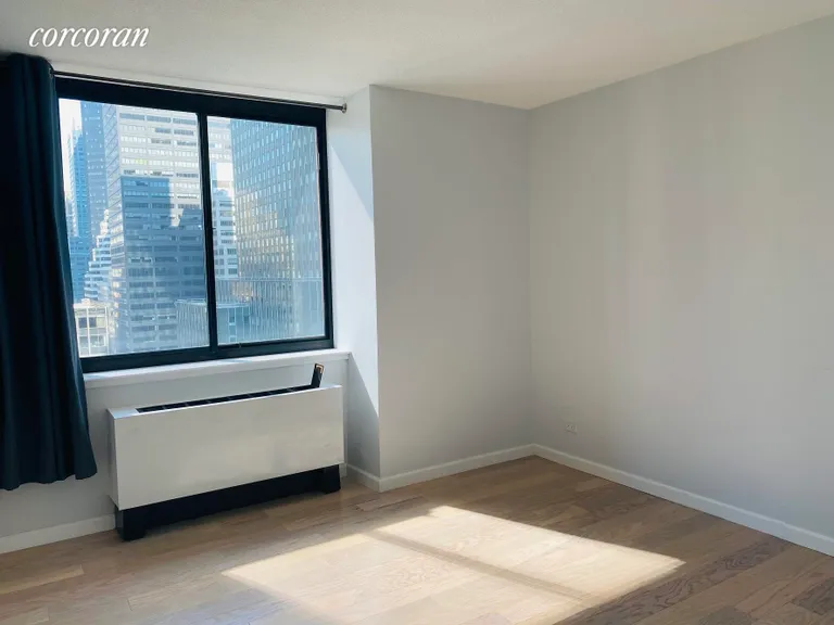 New York City Real Estate | View 250 East 40th Street, 17B | room 3 | View 4