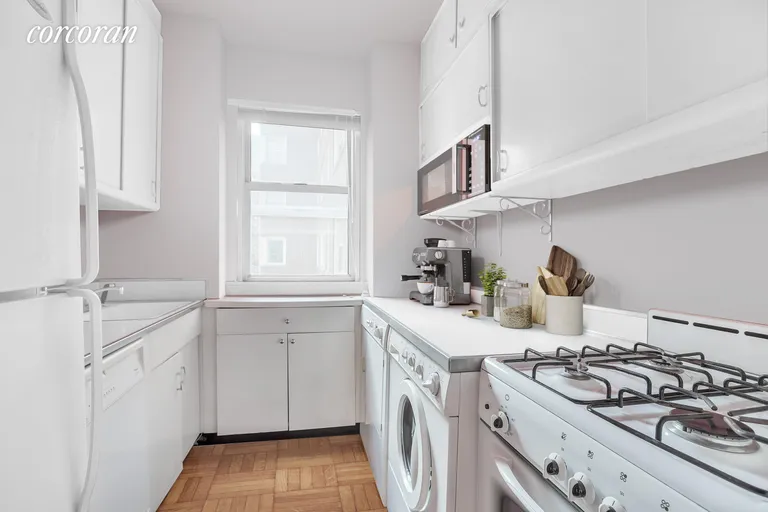 New York City Real Estate | View 35 East 85th Street, 7A | Kitchen | View 3