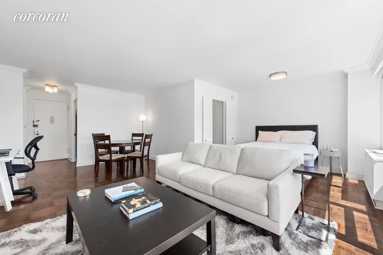 New York City Real Estate | View 301 East 75th Street, 11J | room 2 | View 3