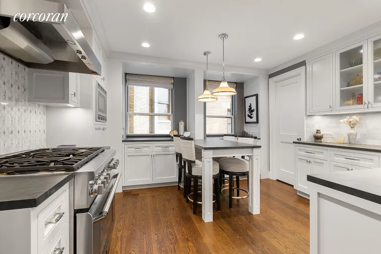 New York City Real Estate | View 40 West 77th Street, 11F | Kitchen | View 8