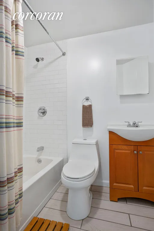 New York City Real Estate | View 735 Franklin Avenue | Full Bathroom | View 12