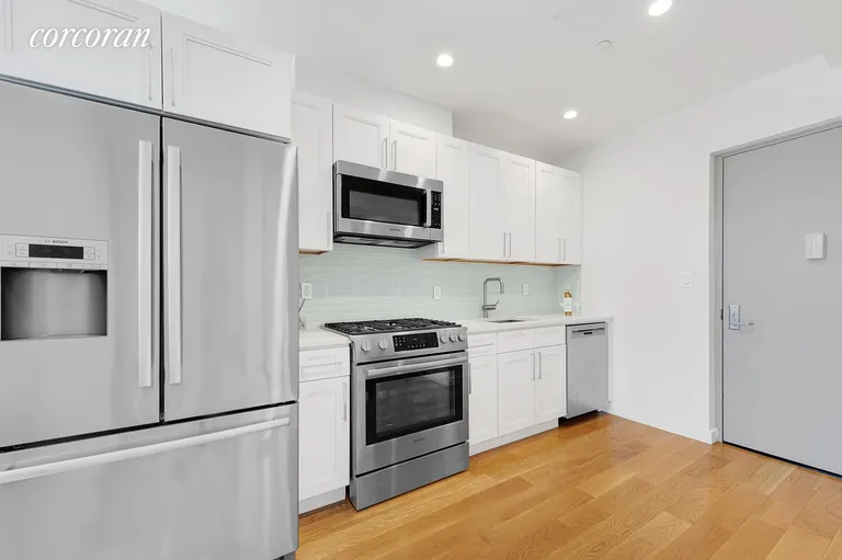New York City Real Estate | View 21-17 31st Avenue, PH7E | room 2 | View 3